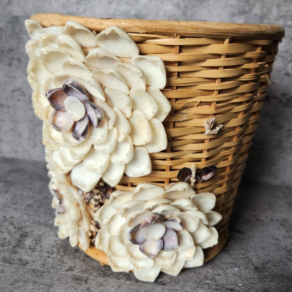 Vintage 70's handmade shell art tri floral Wicker basket vase retro unique